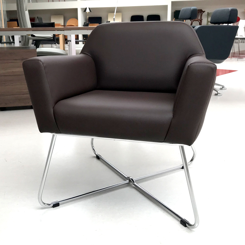 Sofa de una plaza modelo JAPAN diseño de Hector Diego para DeLaOliva